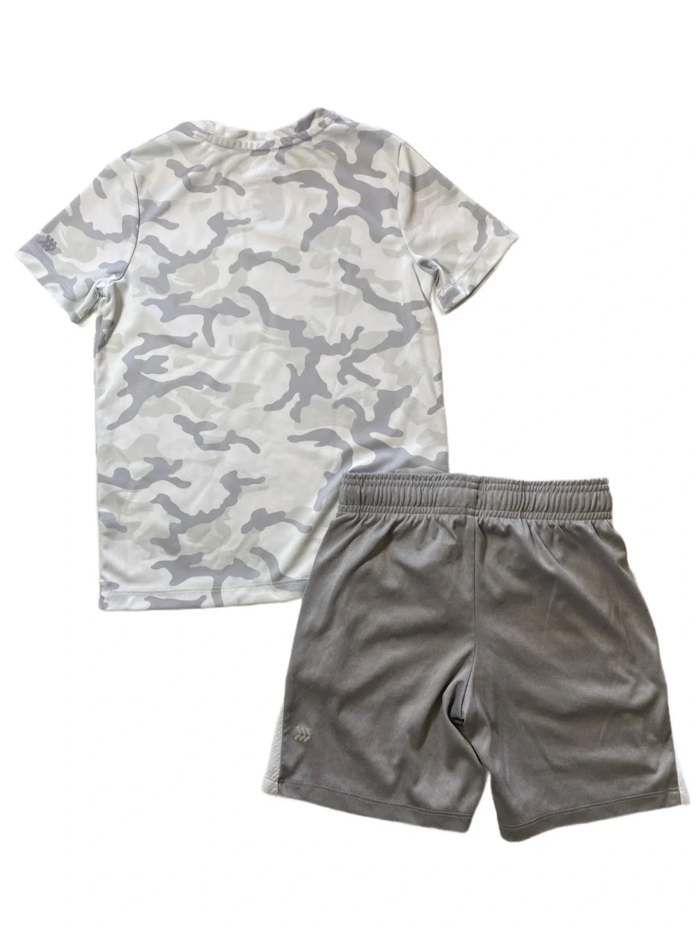all in motion White and Gray Youth Active Tee & Shorts Size 6/7